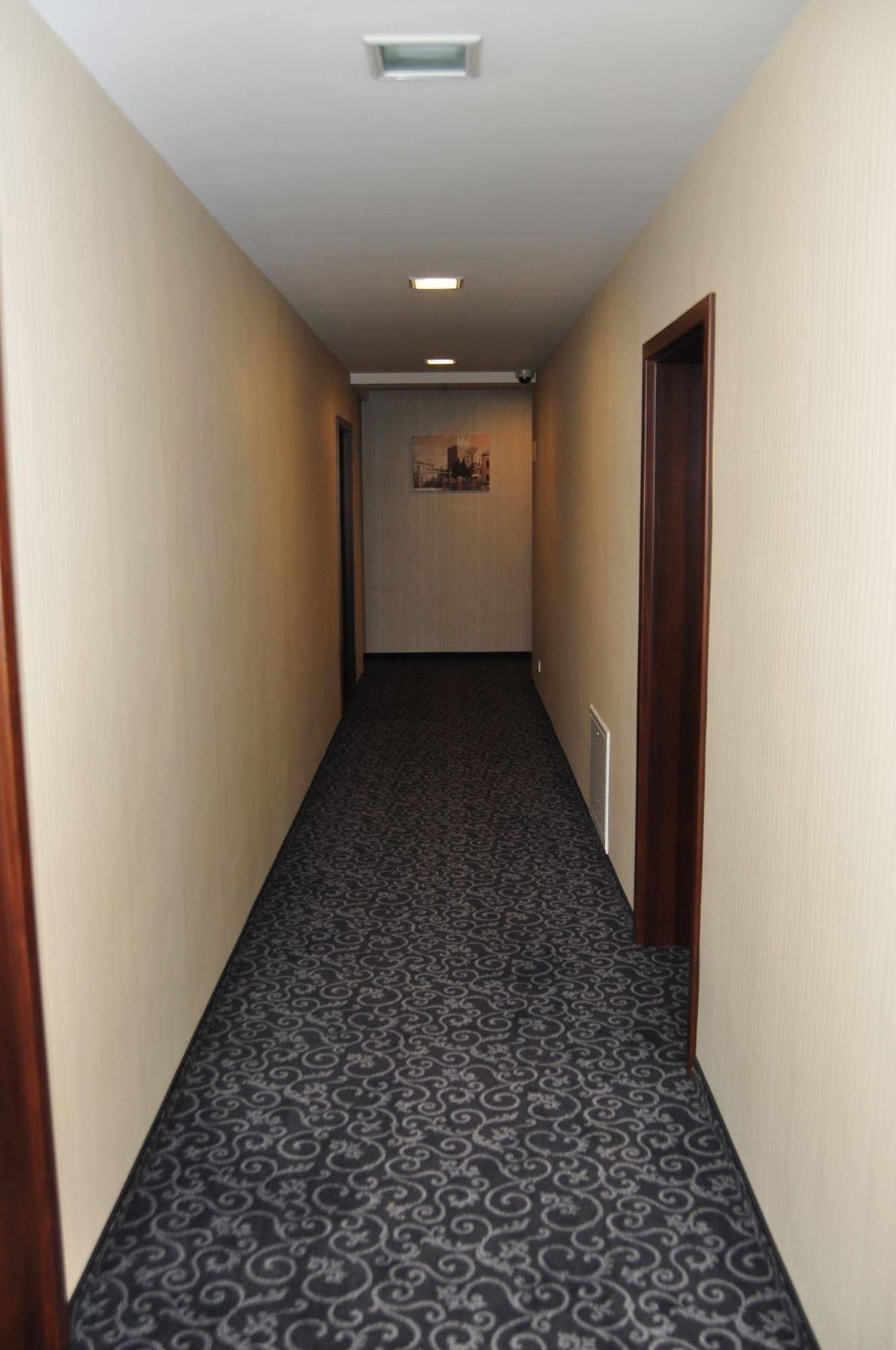 Hotel Dwor Dwikozy Extérieur photo